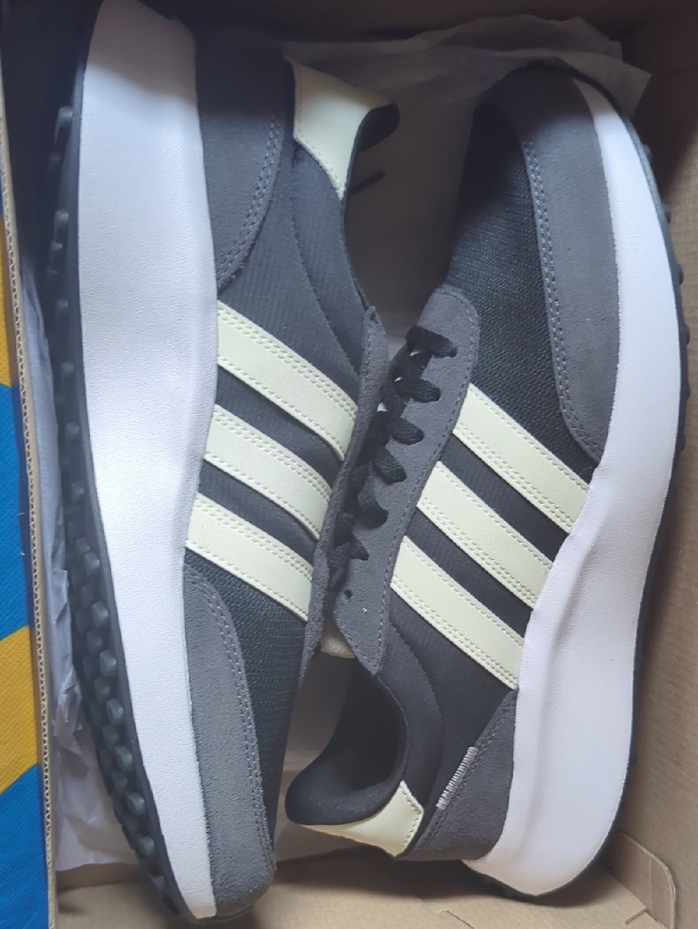 adidas Run 70's Men’s Gray Sneakers with Cream Stripes
